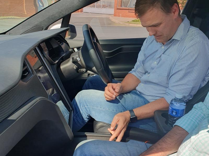 Tesla Bluetooth Mic Phone Mute Problem: Causes and Fixes