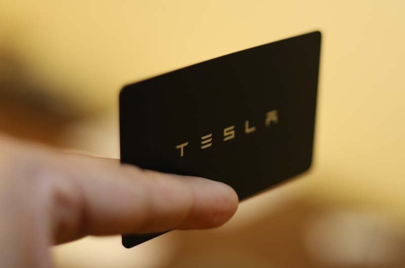 black-gold-tesla-credit-card